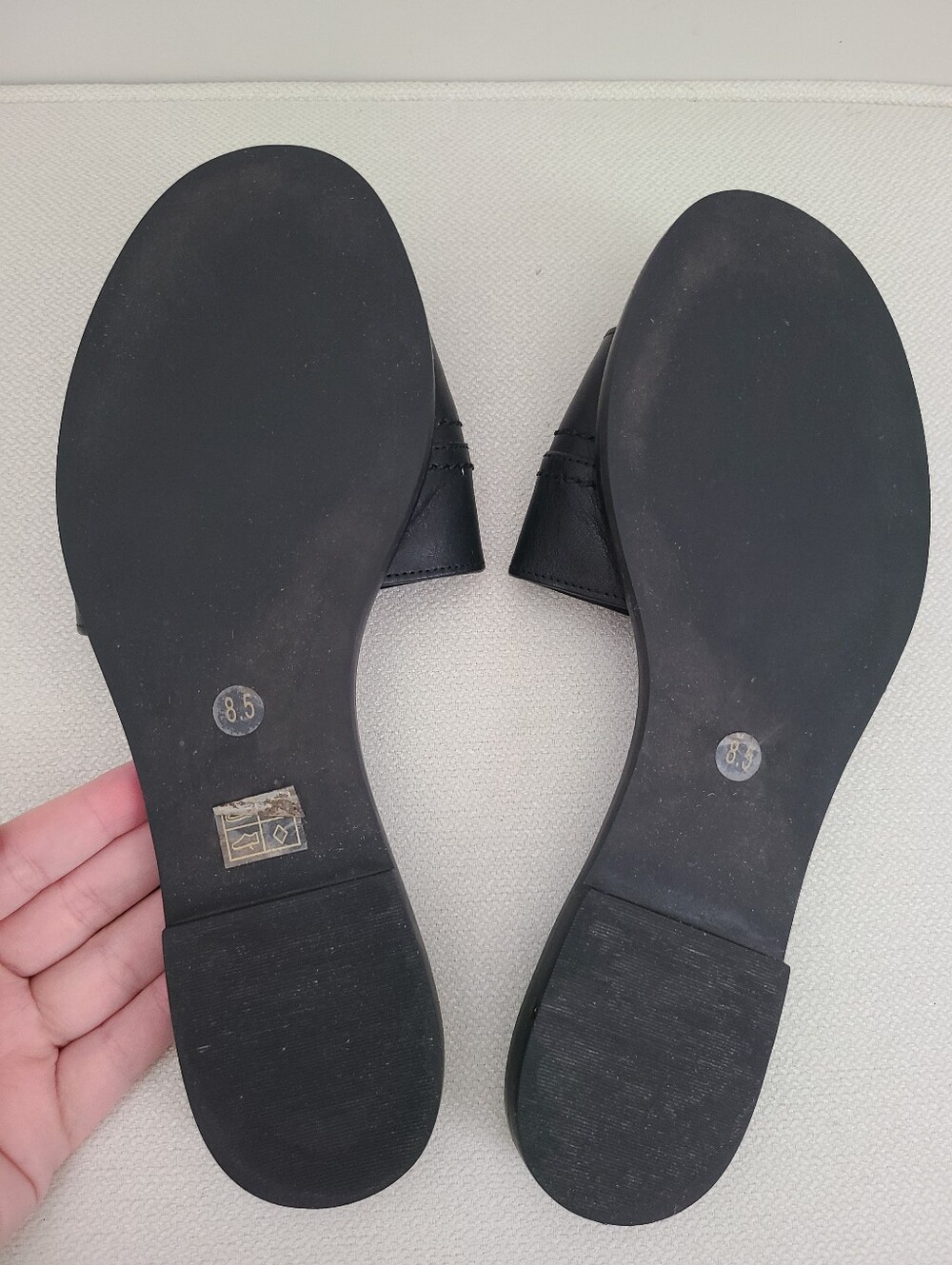 Tory Burch Black Everly Slide With Double Gold T Emblem - Picture 5 of 10